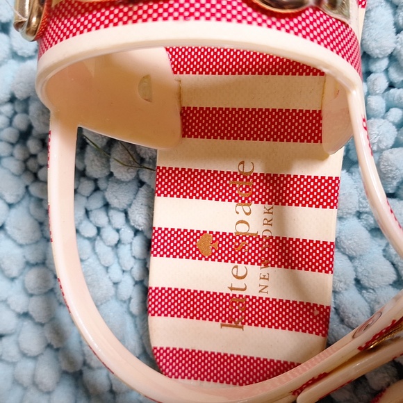 Kate Spade red/white size 5 sandles - Picture 6 of 7
